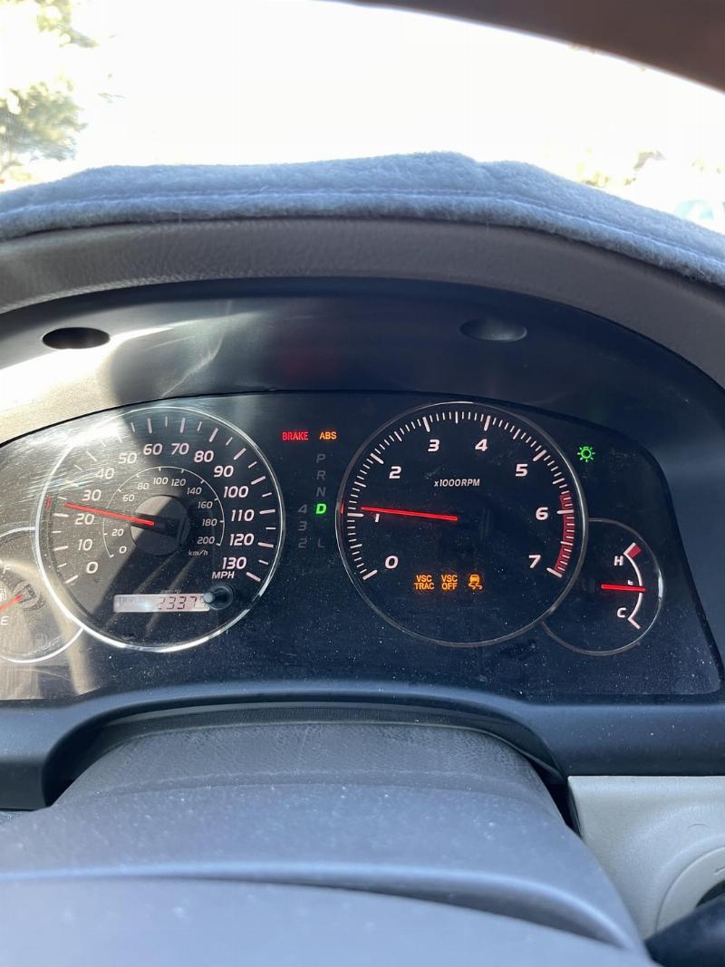 Đèn check engine sáng và xe không vượt tốc độ được do lỗi cảm biến điện tử hoặc hệ thống hộp số